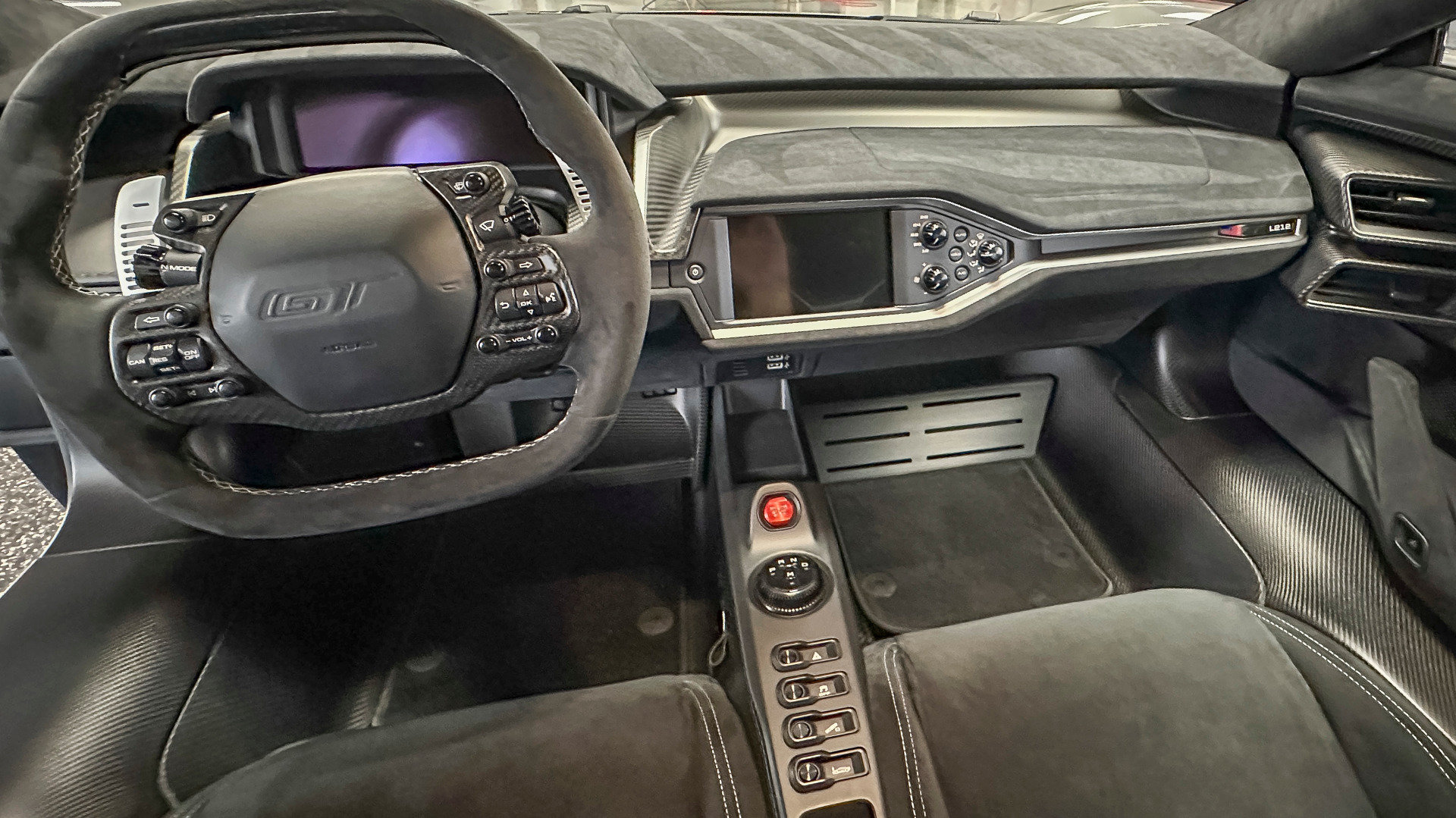 Used 2020 Ford GT Carbon Series RWD image 39