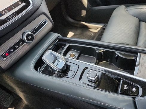 Used 2023 Volvo XC90 B6 Ultimate image 25