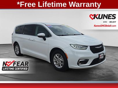 Used 2023 Chrysler Pacifica Touring-L