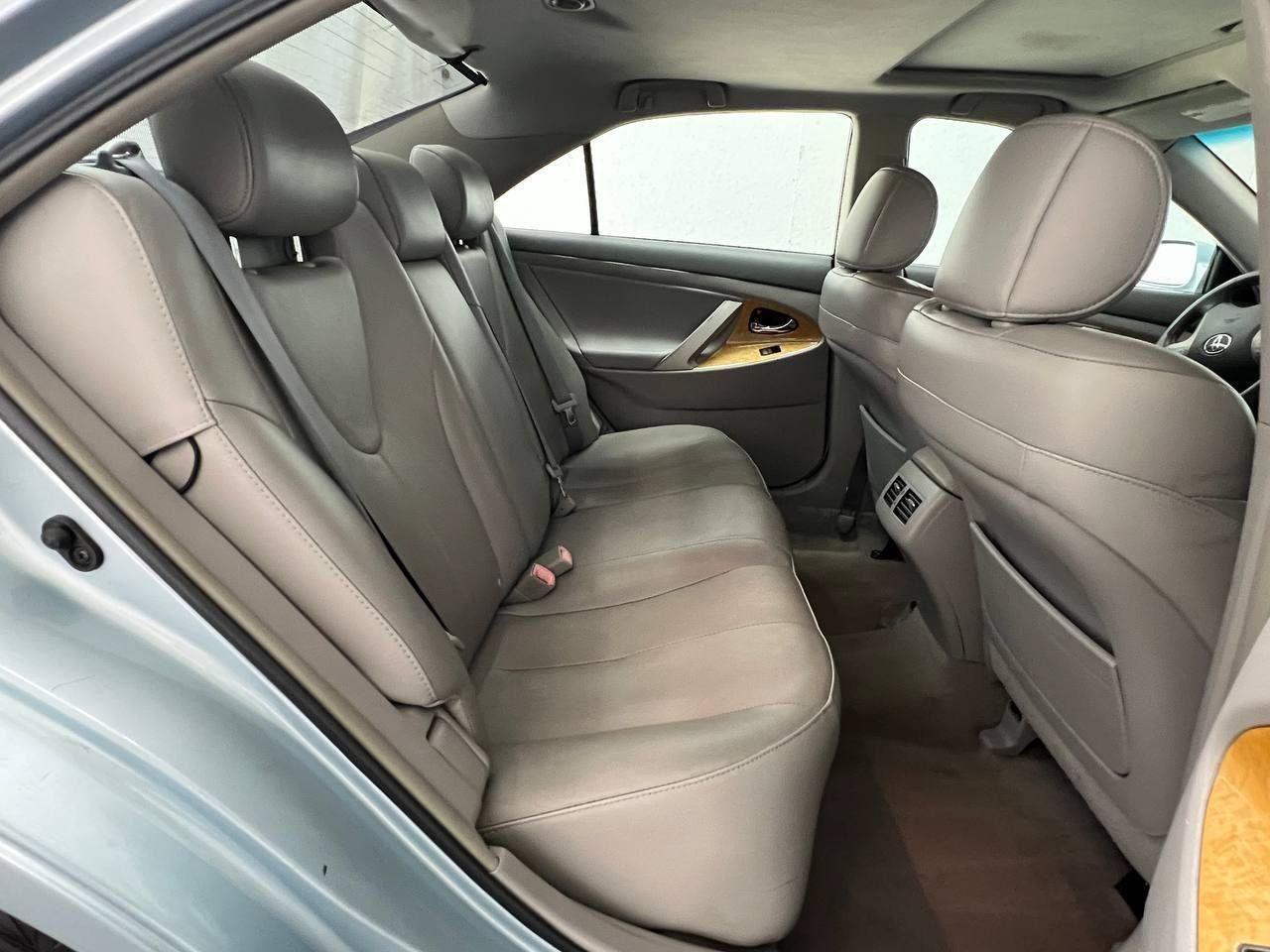 Used 2007 Toyota Camry XLE w/ Leather Pkg FWD image 12