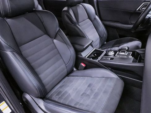 Used 2024 Mitsubishi Outlander SE image 15