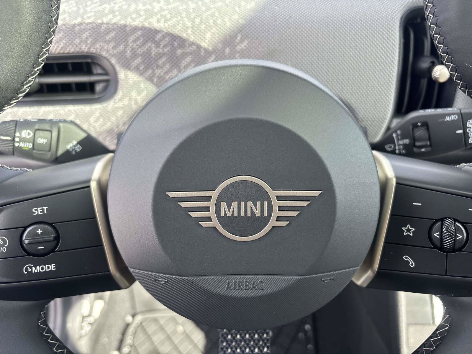 New 2026 MINI Cooper 2-Door Hardtop FWD image 17
