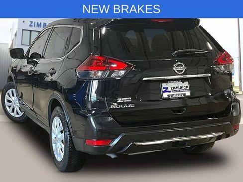 Used 2018 Nissan Rogue S image 4