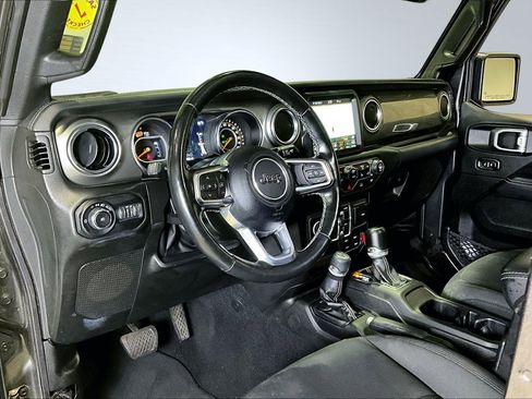 Used 2022 Jeep Wrangler Unlimited Sahara w/ Cold Weather Group image 16