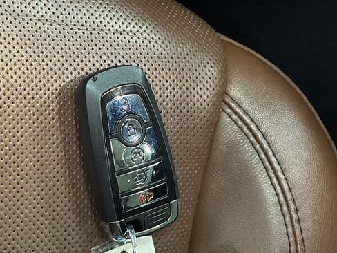 Used 2022 Lincoln Aviator Grand Touring AWD/4WD image 21
