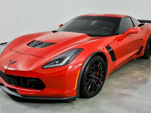 Used 2016 Chevrolet Corvette Z06 w/ 2LZ Preferred Equipment Group image 6