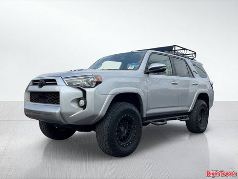 Certified 2020 Toyota 4Runner TRD Off-Road Premium w/ Moonroof Package AWD/4WD image 2