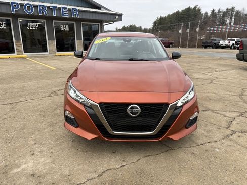 Used 2021 Nissan Altima 2.5 SR w/ SR Premium Package image 8
