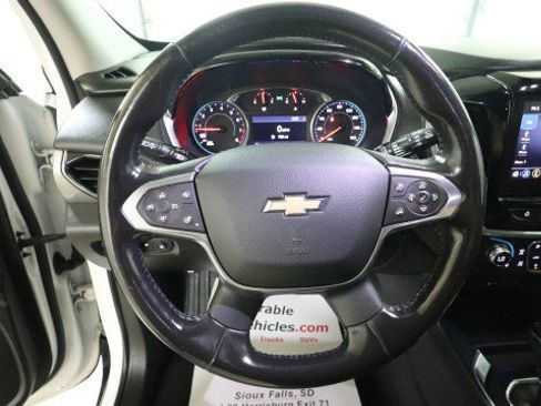 Used 2020 Chevrolet Traverse LT FWD image 21