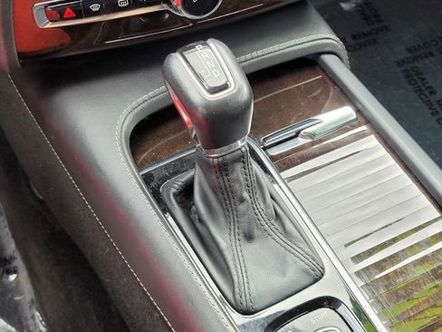 Used 2017 Volvo XC90 T6 Momentum w/ Vision Package image 23