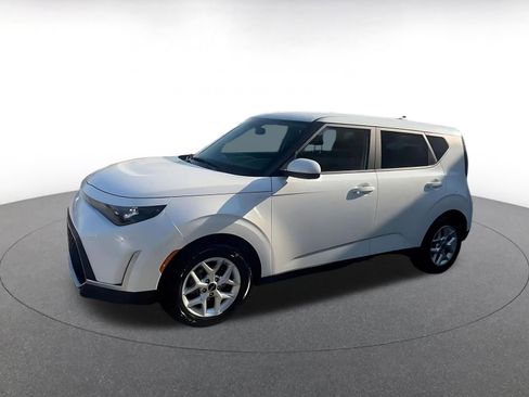 Used 2025 Kia Soul LX w/ LX Technology Package image 7