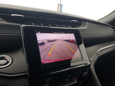 Used 2024 Jeep Grand Cherokee L Altitude image 17