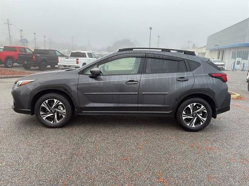 Used 2024 Subaru Crosstrek 2.0i Premium image 4
