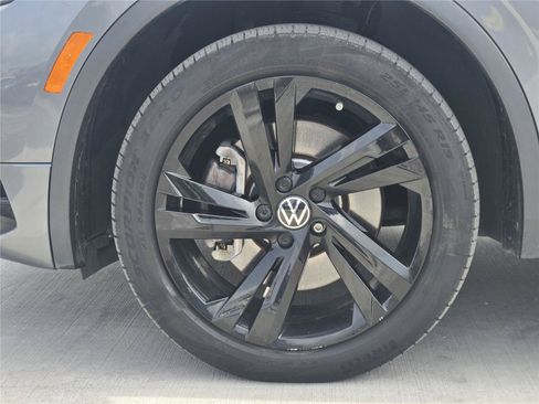 Used 2023 Volkswagen Tiguan SE R-Line FWD image 11
