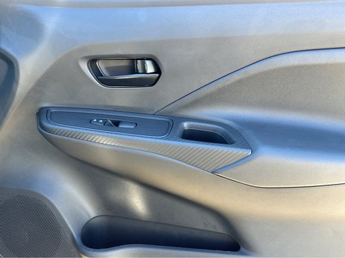 Used 2025 Nissan Versa S w/ Trunk Package image 22