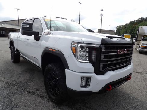 Used 2023 GMC Sierra 3500 AT4 w/ AT4 Preferred Package AWD/4WD image 11