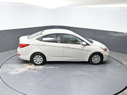 Used 2017 Hyundai Accent SE FWD image 37
