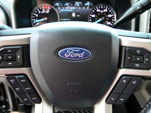 Used 2019 Ford F350 Lariat w/ Lariat Ultimate Package AWD/4WD image 28
