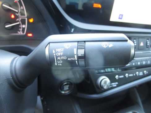 Used 2025 Lexus ES 350 w/ Premium Package FWD image 30
