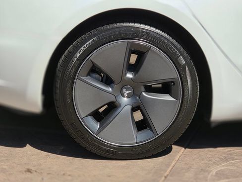 Used 2023 Tesla Model 3 Standard Range RWD image 12