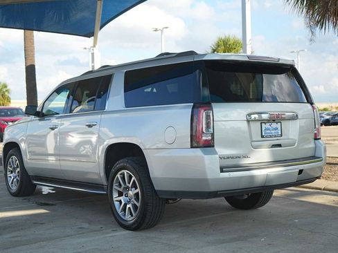 Used 2019 GMC Yukon XL Denali image 4