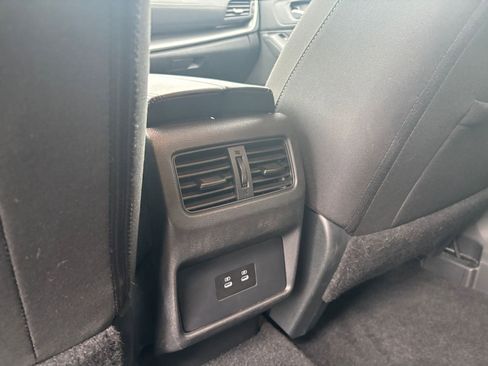 Used 2025 Nissan Rogue SV FWD image 24