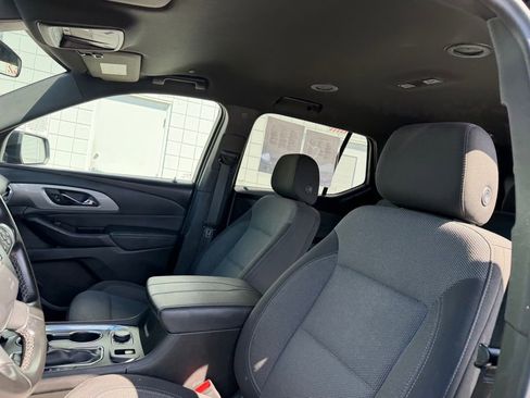 Used 2023 Chevrolet Traverse LT FWD image 19