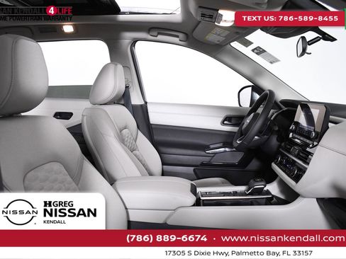 New 2024 Nissan Pathfinder SV w/ SV Premium Package image 29