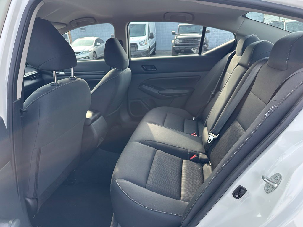 Used 2025 Nissan Altima 2.5 SV FWD image 21