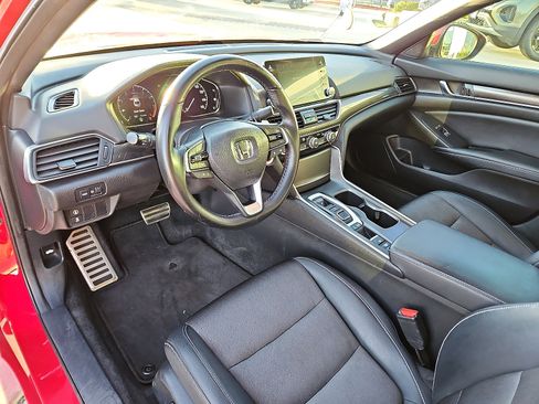 Used 2018 Honda Accord Sport image 11