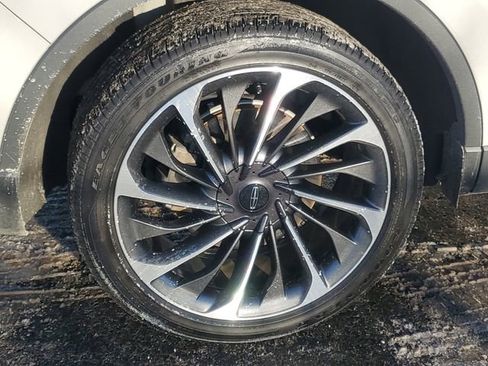 Used 2023 Lincoln Aviator Reserve w/ Equipment Group 201A image 5