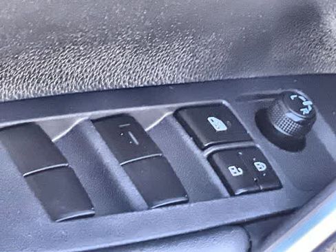 Used 2023 Toyota Corolla Cross XSE w/ Convenience Package image 30