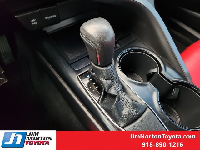 Used 2018 Toyota Camry SE w/ Moonroof Package FWD image 21