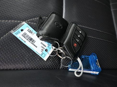 Used 2020 Lexus ES 300h w/ Accessory Package FWD image 53