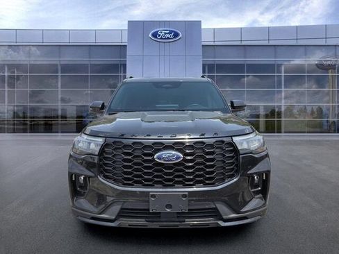 Used 2025 Ford Explorer ST-Line AWD/4WD image 3
