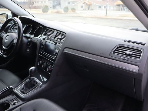 Used 2018 Volkswagen Golf Alltrack S image 18