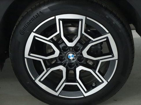 Certified 2025 BMW X2 xDrive28i w/ Premium Package image 41