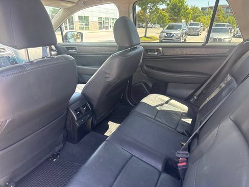 Used 2017 Subaru Outback 2.5i Limited AWD/4WD image 12