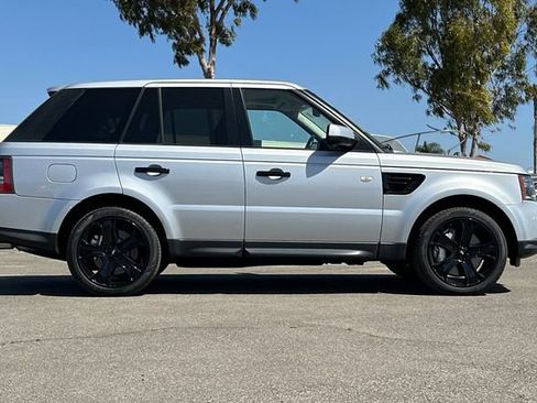 Used 2011 Land Rover Range Rover Sport Supercharged AWD/4WD image 3