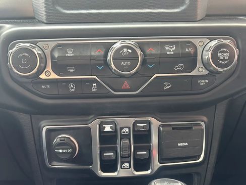 Used 2020 Jeep Wrangler Unlimited Sport S AWD/4WD image 24