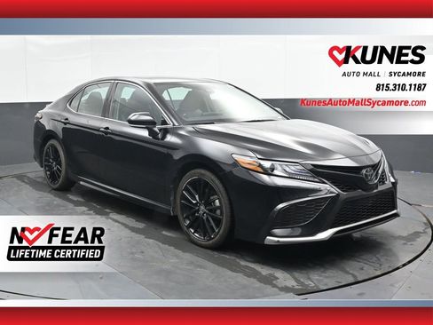 Used 2023 Toyota Camry XSE image 1