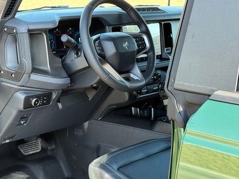 New 2025 Ford Bronco Badlands w/ Black Appearance Package image 7