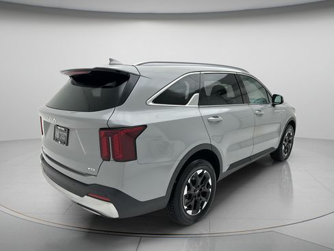 Used 2024 Kia Sorento S w/ Panoramic Sunroof Package AWD/4WD image 5