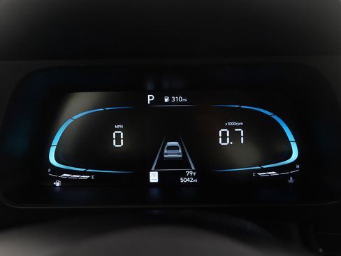 Certified 2025 Hyundai Elantra Sport w/ Cargo Package image 24