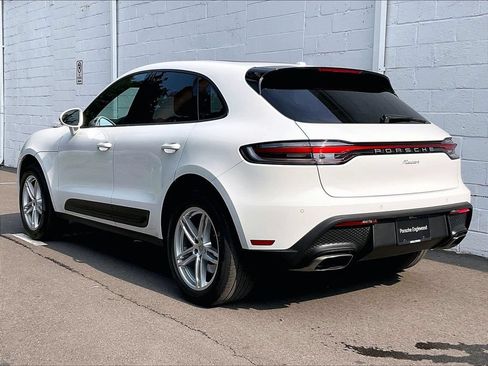 Certified 2023 Porsche Macan AWD/4WD image 3