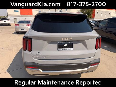 Certified 2025 Kia Sorento S w/ Panoramic Sunroof Package FWD image 3