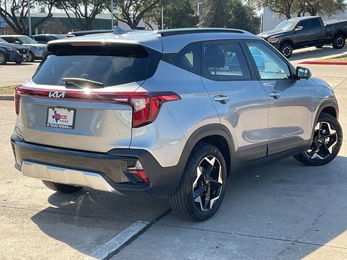 Used 2025 Kia Seltos S image 6