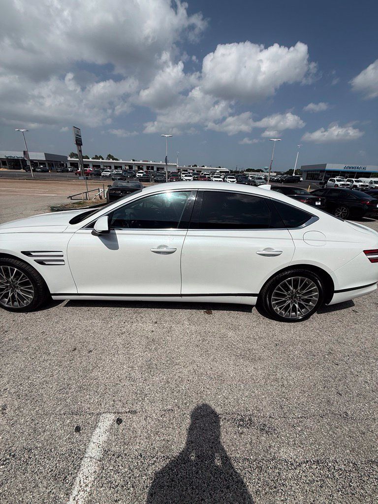 Used 2022 Genesis G80 2.5T RWD image 4