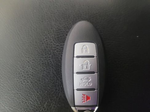 Used 2019 Nissan Pathfinder Platinum FWD image 32