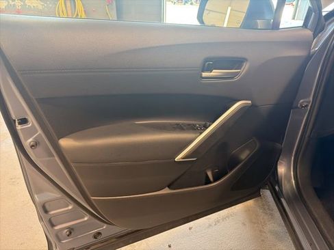 Used 2022 Toyota Corolla Cross XLE image 16